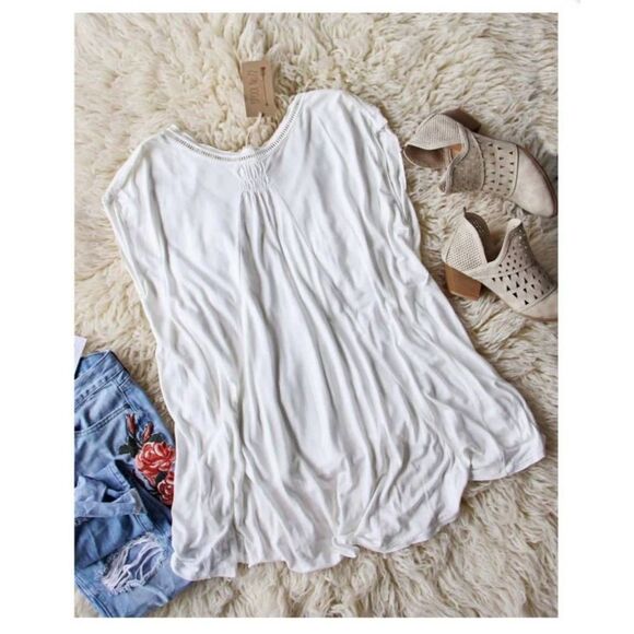 Free People Abigail Tee White Lace Embroidered V-Neck Boho Top - Size XS - Picture 5 of 7